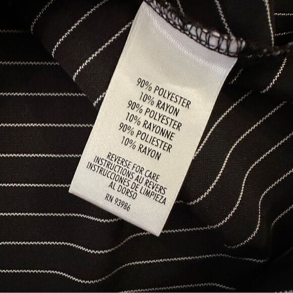 Casual Corner Diagonal Pinstripe Y2K sleeveless top - Picture 3 of 5